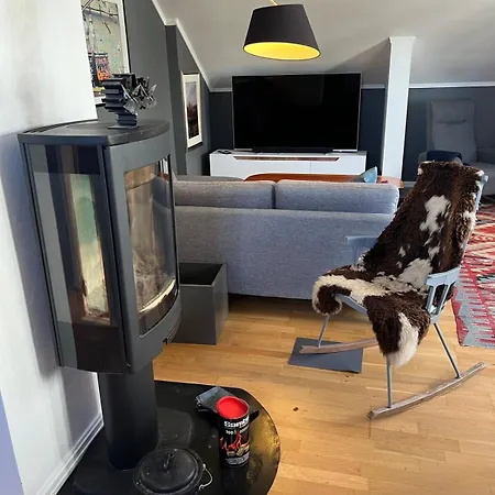 Apartament - Sentralt Med Parkering! *