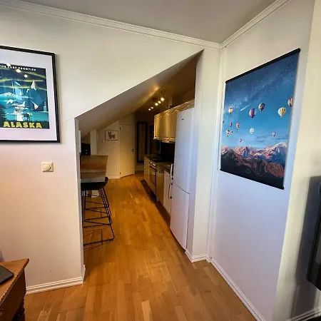 - Sentralt Med Parkering!