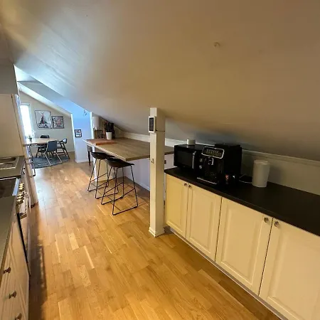 - Sentralt Med Parkering! Apartament Drammen