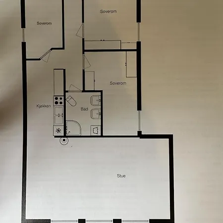 - Sentralt Med Parkering! Apartament