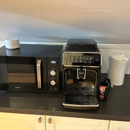 - Sentralt Med Parkering! Apartament *