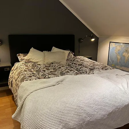 - Sentralt Med Parkering!