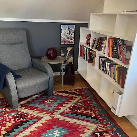 - Sentralt Med Parkering!