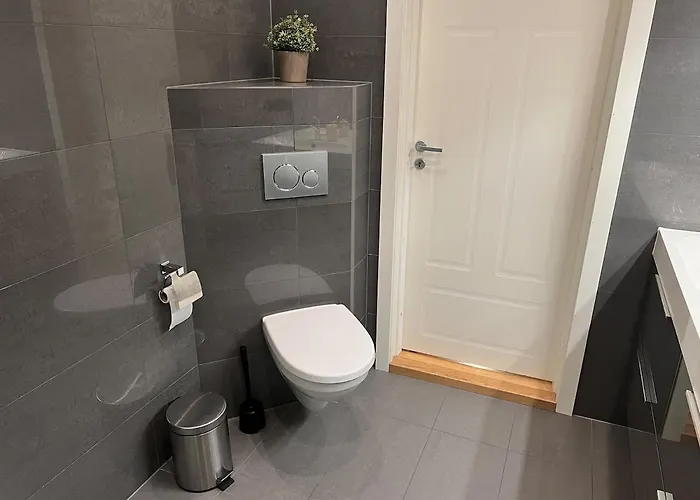 公寓 - Sentralt Med Parkering! *