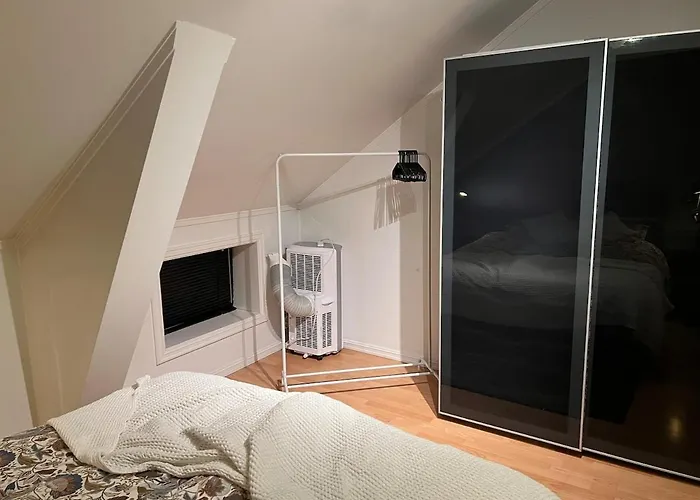 - Sentralt Med Parkering!