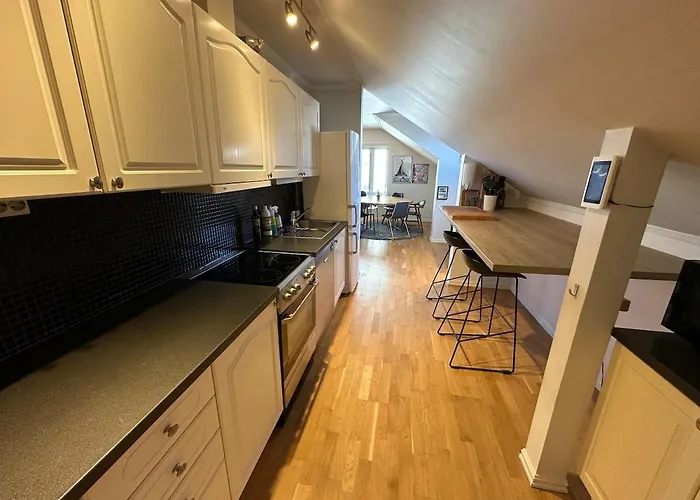 公寓 - Sentralt Med Parkering! *