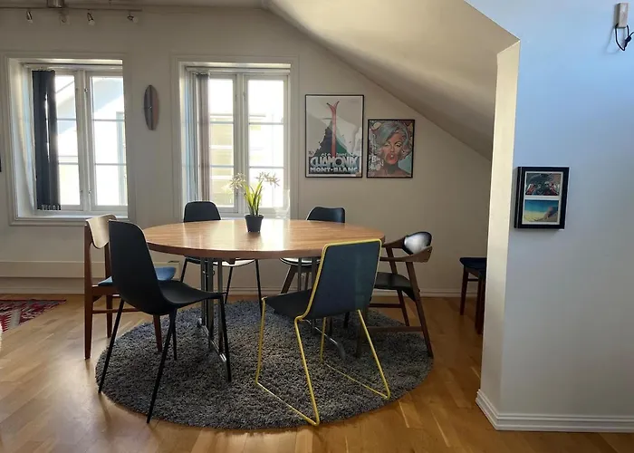 - Sentralt Med Parkering! 公寓 *